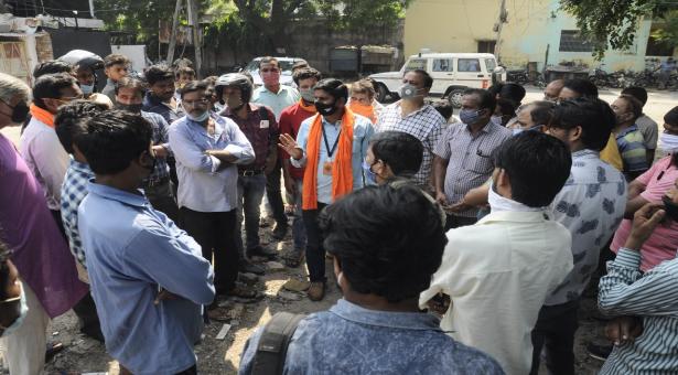 बीजेपी पार्षद दिलीप श्रीवास्तव ने कहा नगर आयुक्त ने उनके साथ की अभ्रदता,मुकदमा दर्ज करने की दी धमकी