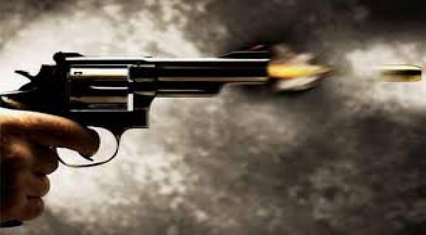 सिपाही ने महिला कांस्टेबल को मारी गोली, फिर खुद को भी किया शूट
